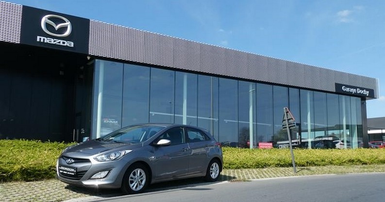 Mooie Hyundai I30 tweedehands benzine kopen bij Garage Dochy Izegem 