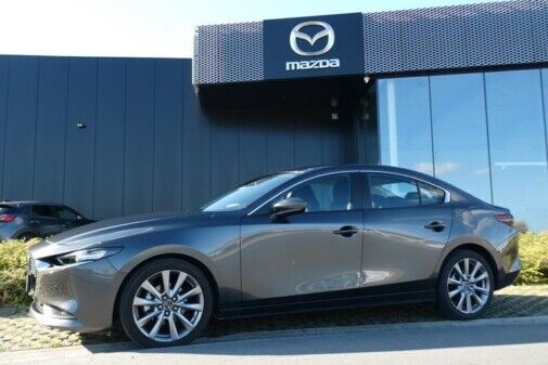 Mooie Mazda 3 berline tweedehands benzine Machine Grey kopen bij Garage Dochy Izegem