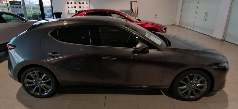 Stockwagen Mazda 3 Hakone benzine Machine Grey kopen bij Garage Dochy Izegem