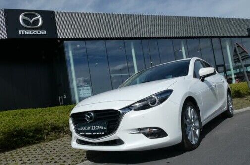 Mooie Mazda 3 tweedehands benzine met garantie 165pk kopen bij Garage Dochy Izegem 