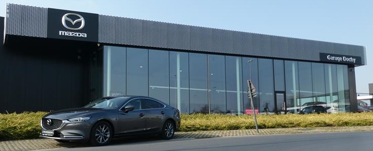 Mooie Mazda 6 berline in het Machine Grey metaalkleur tweedehands kopen bij Garage Dochy Izegem 