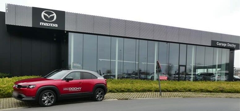 Elektrische Mazda MX30 tweedehands directiewagen kopen bij Garage Dochy gelegen tussen Kortrijk en Roeselare 